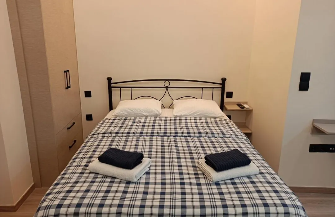 Apartment Dipla-1