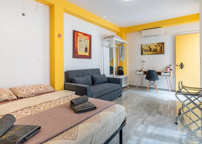 Great 35 Sq M Studio On 1St Floor In Bohemian Psyri In Athens' Historic Center-In Vivo s